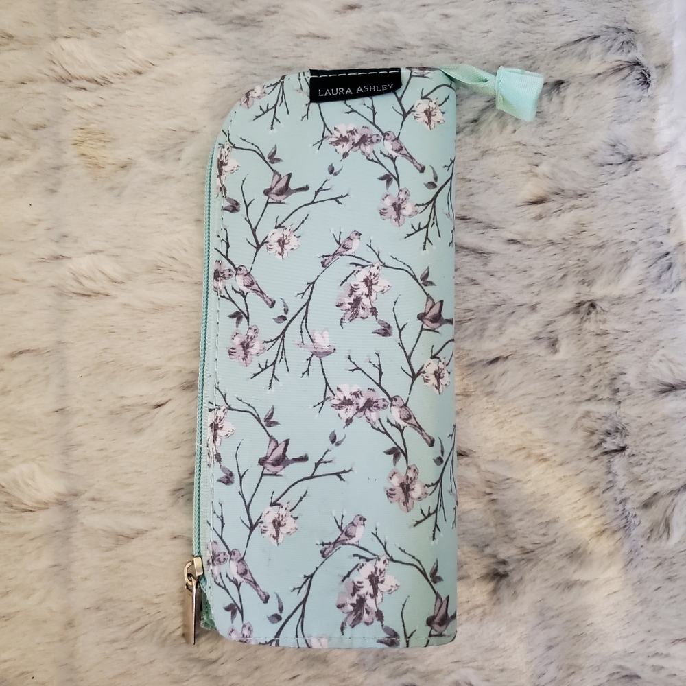 Laura Ashley Blue Floral Zipper Travel Accessory Jewelry Case